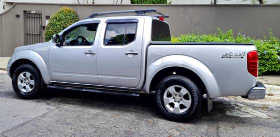 NISSAN FRONTIER 2.5 LE 4X4 CD TURBO ELETRONIC DIESEL 4P AUTOMÁTICO NISSAN FRONTIER 2.5 LE 4X4 CD TURBO ELETRONIC DIESEL 4P AUTOMÁTICO